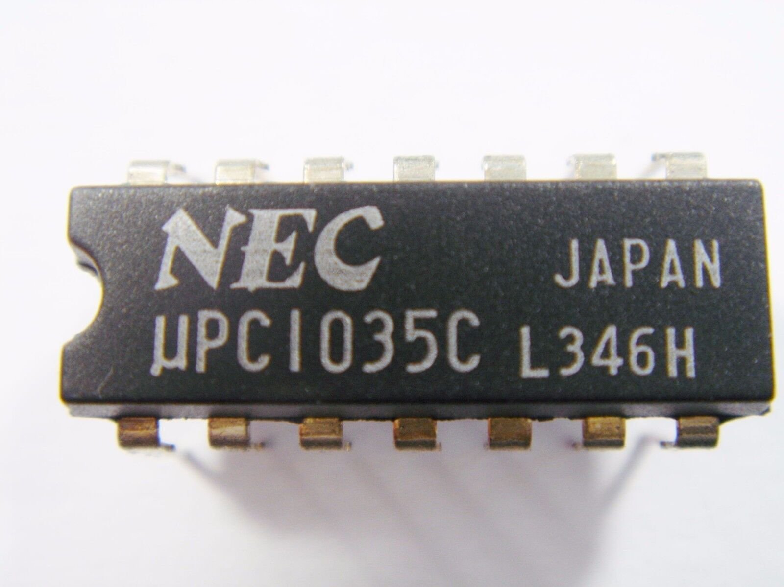 IC UPC1035